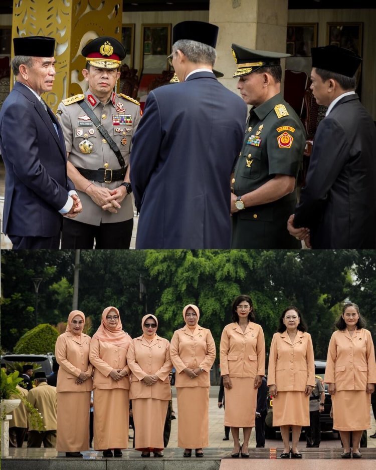 Pejabat BSSN RI dan Politeknik Siber dan Sandi Negara Ziarah di Taman Makam Pahlawan Kalibata Menyongsong HUT Persandian ke-78