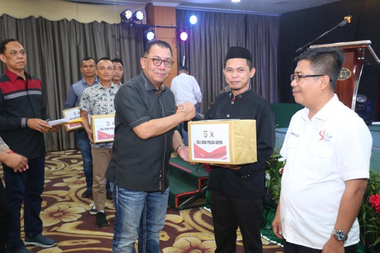KAPOLDA KEPRI AJAK ALUMNI SETUKPA POLRI ASAL POLDA KEPRI “JADILAH SOSOK POLISI PENOLONG MASYARAKAT