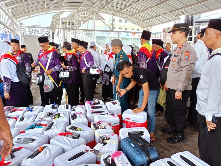 Polres Karimun Laksanakan Pengamanan Keberangkatan Jemaah Calon Haji Kab. Karimun
