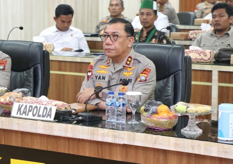 Irjen Pol Yan Fitri Halimansyah (Kapolda Kepri) mengikuti dialog internal secara daring: internalisasi wawasan kebangsaan dalam rangka transformasi Polri Presisi menyongsong Indonesia Emas