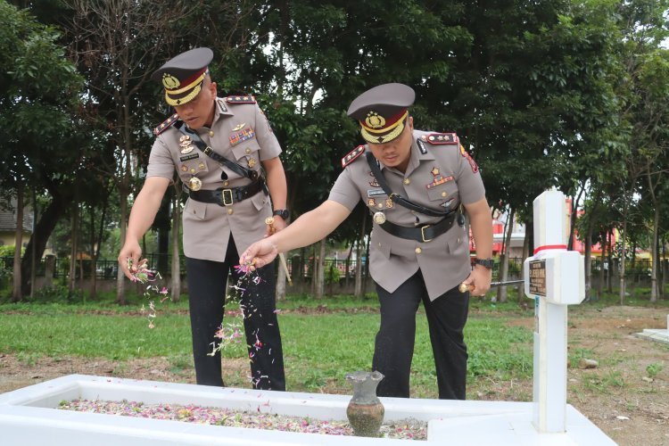 Polres Simalungun dan Pematang Siantar Gelar Upacara Tabur Bunga di TMP Nagur