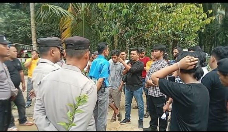 Tuntut hak CSR dan Plasma Warga 2 desa di Paluta demo kantor PT. Tindoan bujing