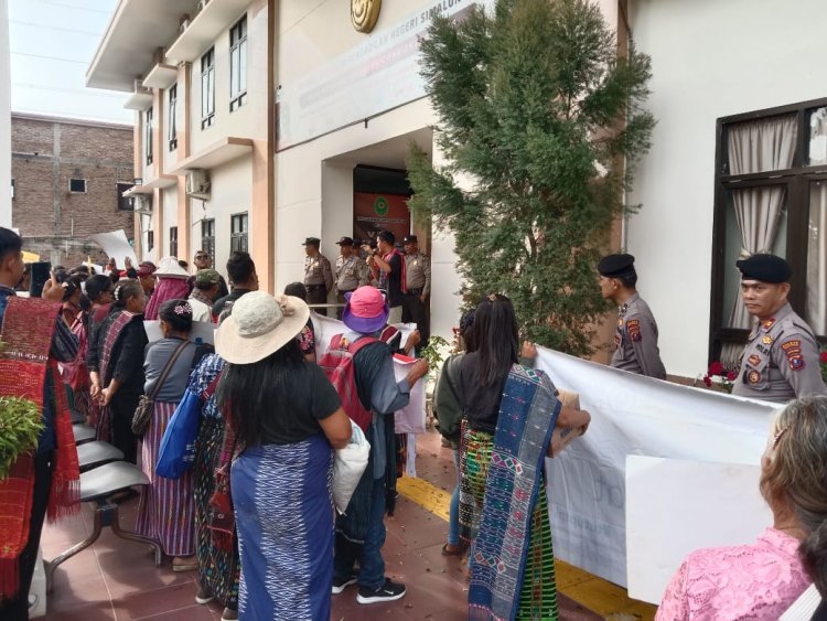 Polsek Perdagangan Amankan Aksi Unjuk Rasa Aliansi Gerakan Rakyat Tutup TPL di PN Simalungun