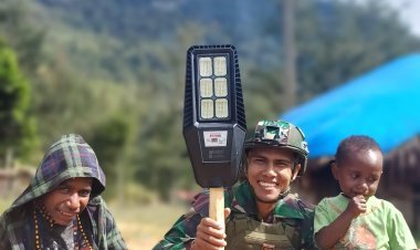 TNI Provided Lights For The Wuloni, Residents Delighted