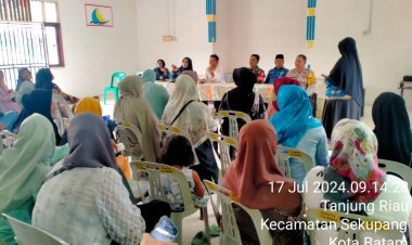 Tingkatkan Kesadaran Vaksinasi: Bhabinkamtibmas Polsek Sekupang Dukung Pekan Imunisasi Nasional