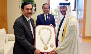 Presiden Jokowi Terima Penghargaan Sipil Tertinggi dari Presiden PEA di Abu Dhabi