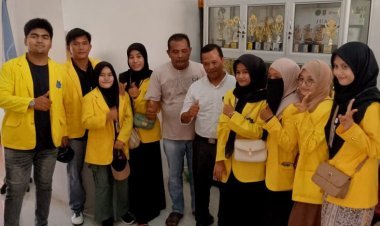 Kepala Kampong Rimo Amirwan Dan KKN mahasiswa/i Universitas teuku umar meulaboh berkunjung SMP Negeri I Guner