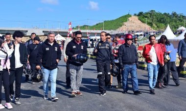 Presiden Joko Widodo Pantau Pembangunan Ibu Kota Nusantara dengan Motor