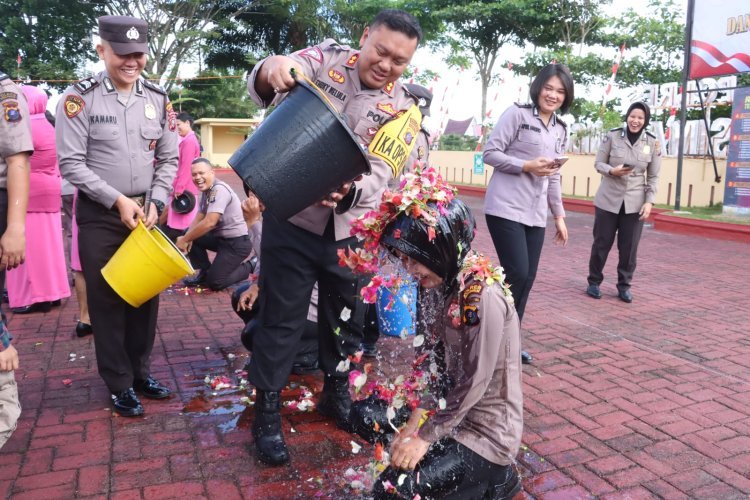 Kapolres Simalungun Pimpin Upacara Kenaikan Pangkat dan Pelepasan Purnabakti Personel Periode 1 Juli 2024