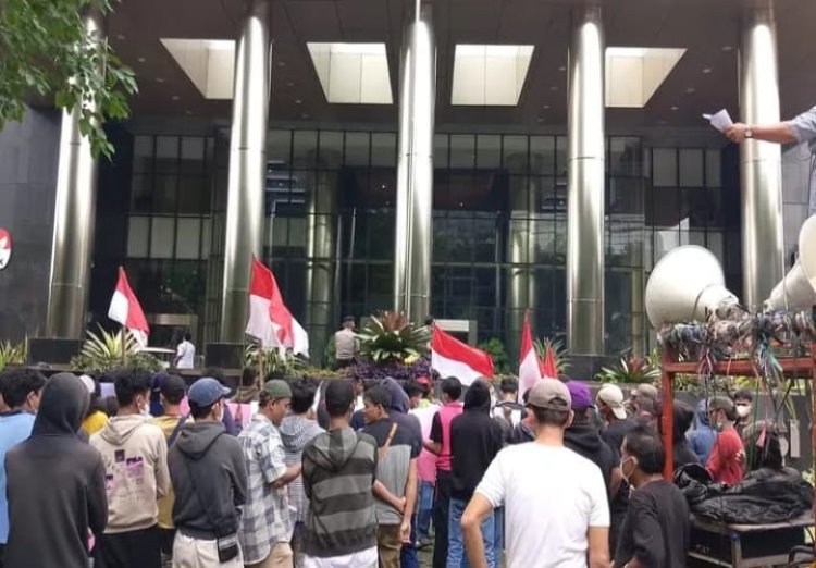 Kantor KPK Di Geruduk Massa Tuntut Dugaan Kasus Korupsi Bupati Padang Lawas Utara