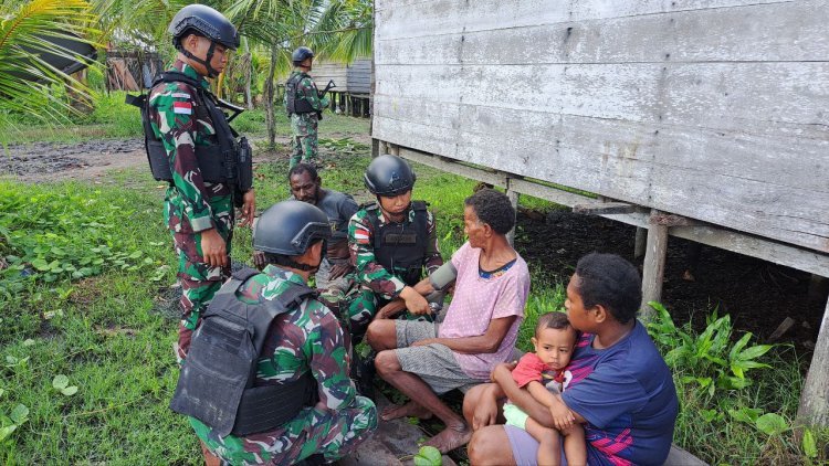 Patroli Pelayanan Kesehatan Oleh Satgas Yonif 125/SMB Untuk Masyarakat Papua