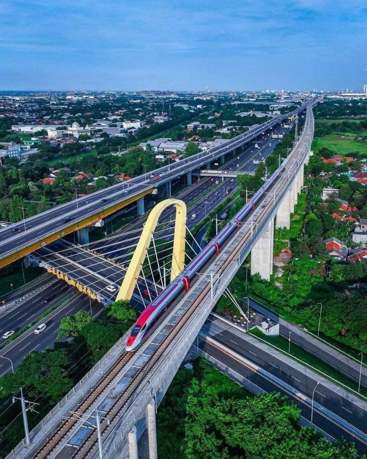 Kereta Cepat Whoosh Pecahkan Rekor Penumpang Harian Dua Hari Berturut-turut