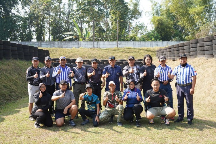 Latihan Bersama Divif 2 Kostrad Dengan Petembak Reaksi IPSC Perbakin Kota Malang