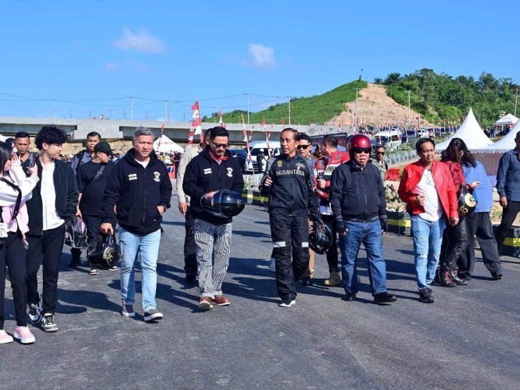 Presiden Joko Widodo Pantau Pembangunan Ibu Kota Nusantara dengan Motor