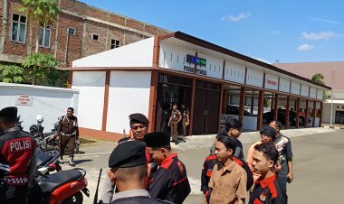 DPW ALAMP AKSI PROV ACEH DEMO KANTOR KEJATI ACEH TERKAIT DUGAAN PUNGLI KETUA MPK ACEH SINGKIL