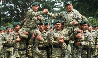 Tak Ingin Berpisah Dengan Prajurit Diakhir Masa Jabatannya, Bapak Pangkostrad Semakin Dekat Dengan Prajurit