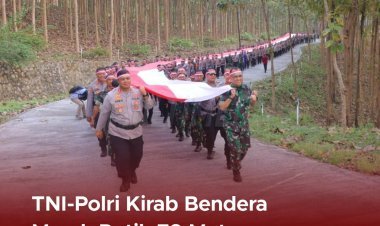 TNI-Polri Gelar Kirab Bendera Merah Putih Sepanjang 79 Meter di Bandar Lampung