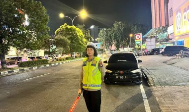Polwan Cantik Polresta Barelang Tingkatkan Patroli Harkamtibmas Pada Malam Hari