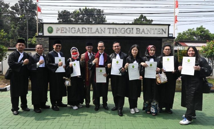 Soegiharto Santoso Resmi Menjadi Advokat PERATIN