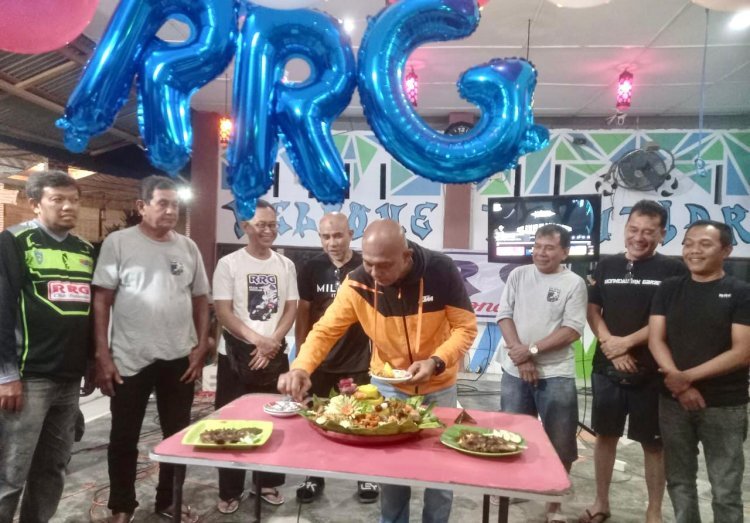 Rayakan HUT RRG Club Indonesia Ke-49 Puluhan Anak Yatim Diberi Santunan