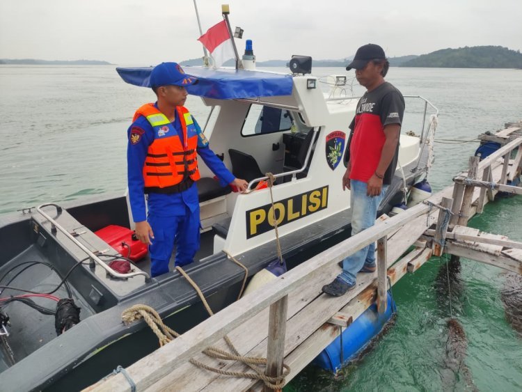 Sat Polairud Polres Lingga Mengimbau Keselamatan Pelayaran Waspada Cuaca Extrim Saat Aktivitas di Laut