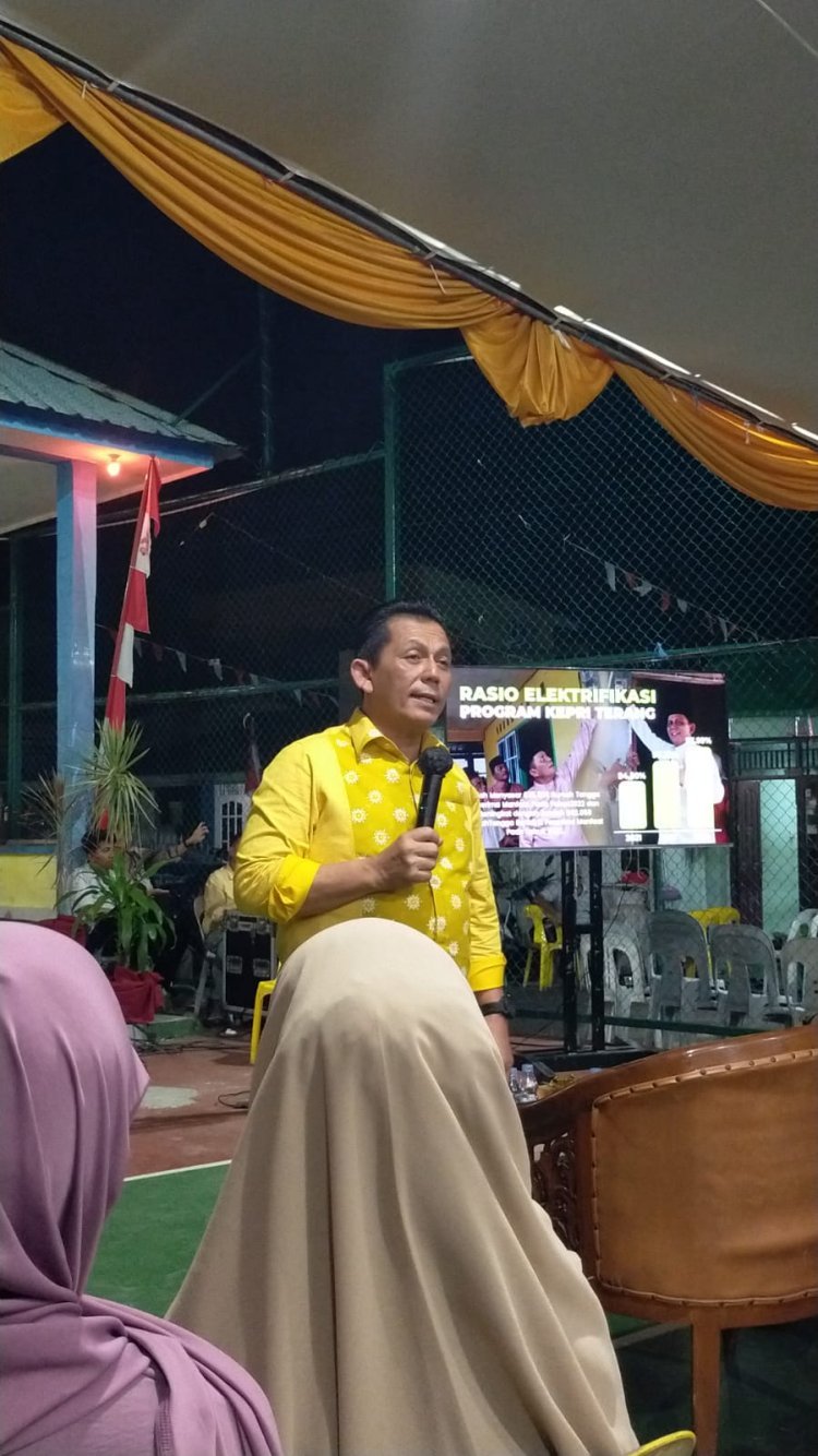 GUBERNUR KEPRI ANSAR ACHMAD TEMUI WARGA MASYARAKAT BATU AJI, DALAM RANGKA SILATURAHMI