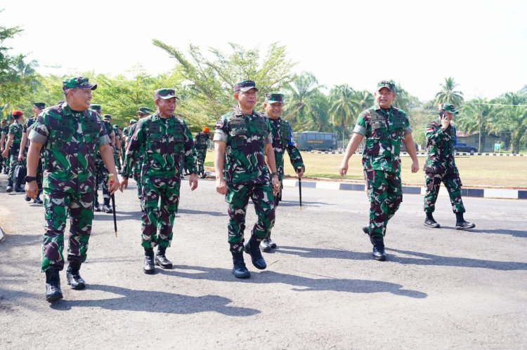 Panglima TNI Tinjau Penerjunan di Baturaja