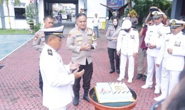 Kapolres Karimun Bertandang ke Mako Lanal Tanjung Balai Karimun Ada Apa Yaa!
