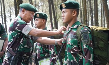 Pangdivif 2 Kostrad Pimpin Upacara Pengukuhan Warga Baru