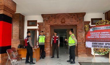 Sambangi Kantor DPRD, Kantor KPUD dan, Kantor Bawaslu Bangli, personil  sat samapta polres Bangli Berikan Himbauan Kamtibmas