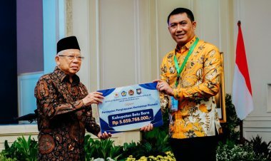 Pj. Bupati Batu Bara Terima penghargaan Kategori daerah Berkinerja Baik dalam penghapusan Kemiskinan Ekstrem Tahun 2024