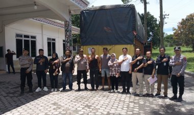 Polres Simalungun Gelar Pengamanan Logistik Pilkada: 8.030 Bilik Suara Tiba di Kantor KPU Simalungun