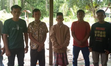 Tokoh Agama dan Tokoh Masyarakat serta tokoh Pemuda dari dapil 2. Menolak dr.Desra Novianto menjadi Ketua DPRK.Aceh Singkil.