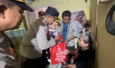 Kapolsek Grogol Petamburan Tunjukkan Empati dengan Kunjungi Warga Yang Sakit