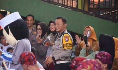 Peduli Disabilitas, Polres Bondowoso Peringati Harlantas Bhayangkara ke - 69 di SDLB