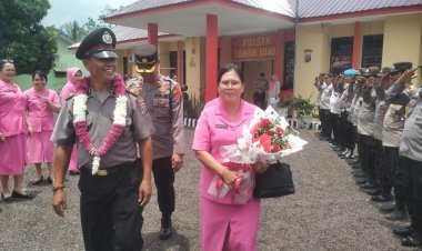 Polsek Tanah Jawa Gelar Syukuran Purna Bhakti Aiptu M.H. Sinaga dan Penyambutan Pejabat Baru Kanit Reskrim serta Kanit Intelkam