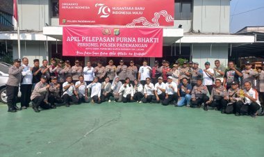 Purna Tugas, Aiptu Sidik Purnomo Dilepas dengan Penuh Penghormatan oleh Kapolsek Pademangan