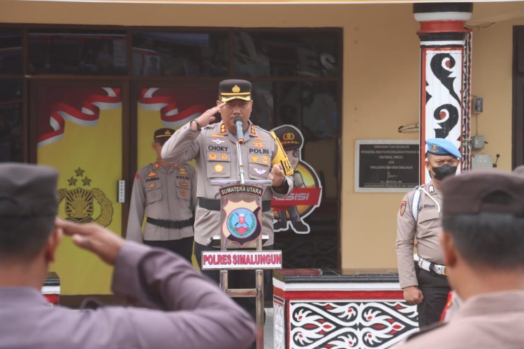Kapolres Simalungun Pimpin Upacara Penghargaan Kenaikan Pangkat Luar Biasa Personel Polres Simalungun
