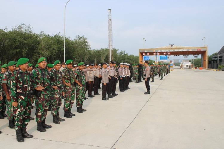 Polres Simalungun Gelar Apel Pasukan Kesiapan Simulasi Pengamanan VVIP Kunjungan Presiden Jokowi dalam Rangka Peresmian Pintu Tol Sinaksak