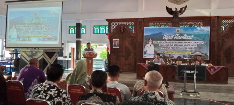 Bupati Mansur Dalam Rakor Kepala Desa: Persoalan Sampah Jadi Tantangan Yang Harus Segera Diselesaikan