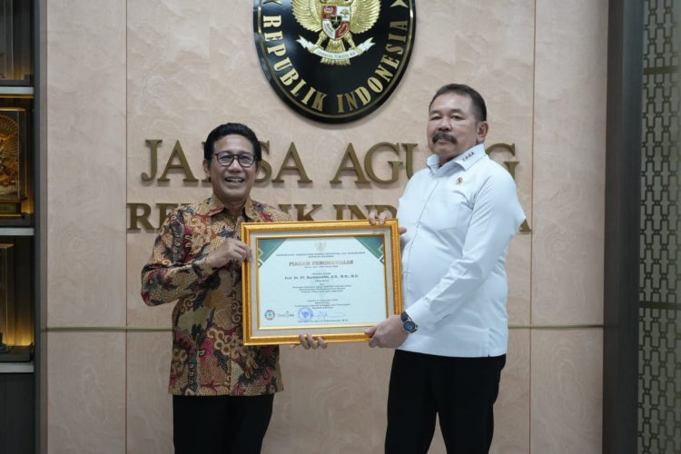 Kejaksaan Agung Terima Penghargaan atas Dukungan dalam Pembangunan Desa