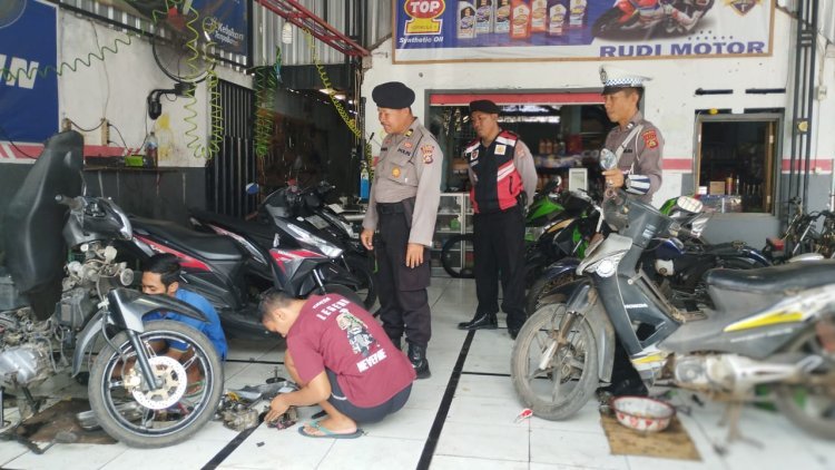 Antisipasi Balap Liar, Polsek Gilimanuk Patroli Dan Himbau Pemilik Bengkel
