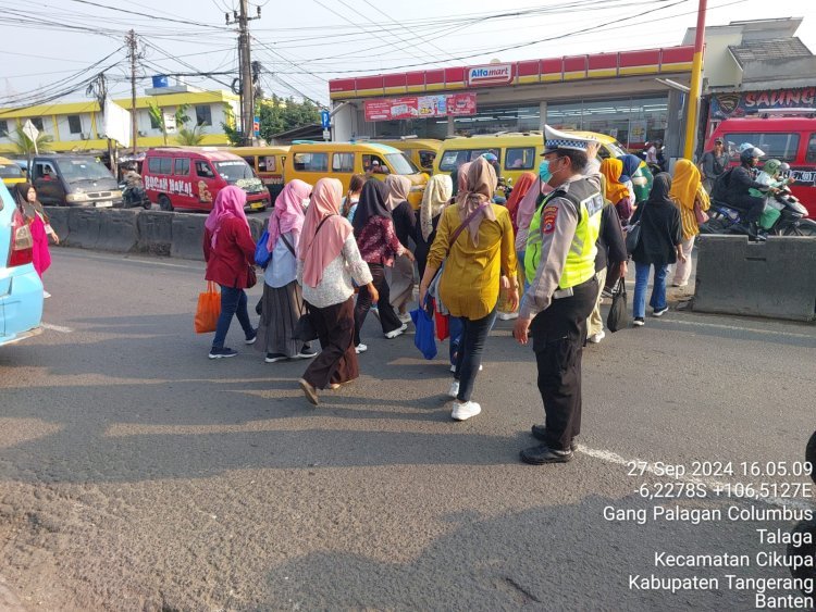 Polsek Cikupa Gelar Protap Pengaturan Lalu Lintas di Depan PT. Cingluh