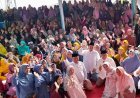 Demi Asri Ludin Tambunan dan Bobby Nasution, Ibu-Ibu Antusias Hadiri Maulid Akbar di Bandar Labuhan