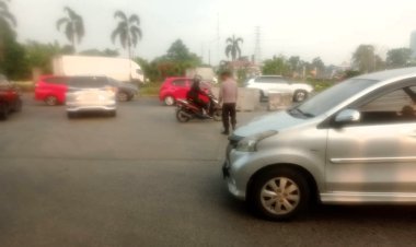 Kegiatan Protap Pengaturan Lalu Lintas oleh Anggota Polsek Cikupa