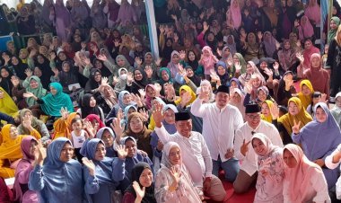 Demi Asri Ludin Tambunan dan Bobby Nasution, Ibu-Ibu Antusias Hadiri Maulid Akbar di Bandar Labuhan