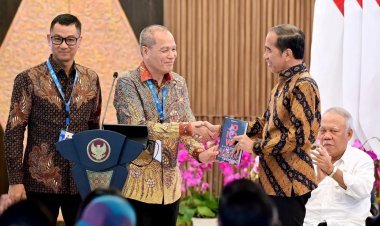 Presiden Jokowi Tekankan Pembangunan Jangka Panjang dan Hilirisasi di Kompas100 CEO Forum 2024