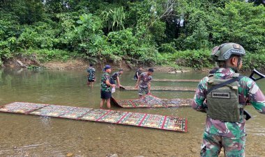 Satgas Yonif 762/VYS Bersihkan Lingkungan di Sekitar Mushola Distrik Yembun