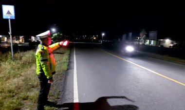 Satlantas Polres Simalungun Gelar Patroli Blue Light, Antisipasi Pelanggaran dan Kecelakaan Lalu Lintas di Malam Hari