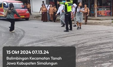 Polsek Tanah Jawa Gelar Giat PAM dan Gatur Lalu Lintas di Simpang Tangsi, Edukasi Masyarakat Patuh Lalu Lintas
